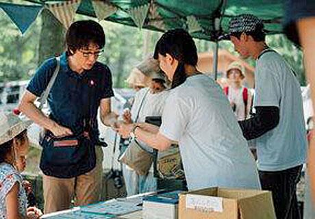 イベントの運営、設営撤去などのスタッフを手配します。お気軽にご相談ください！