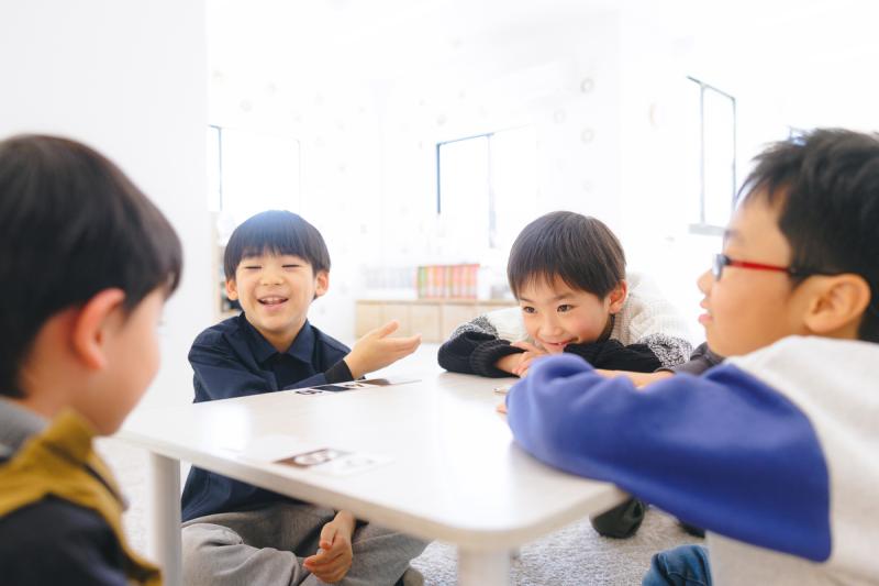 子どもたちが笑顔になれるワークショップを展開しています。