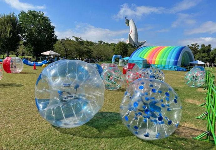 人気エア遊具の代表「バブルボール」。イベント遊具のレンタルはおまかせください